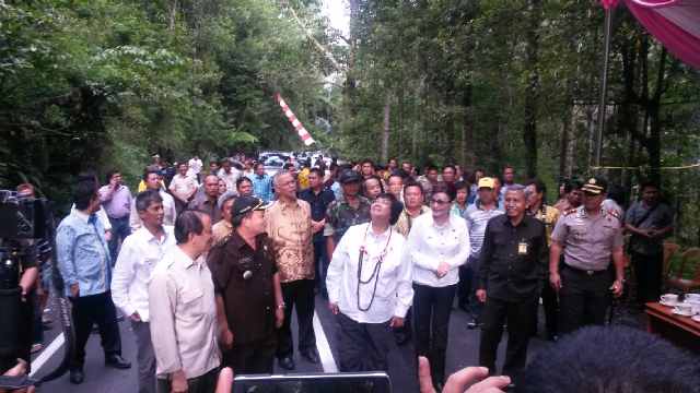 Tiba di Minsel, Siti Nurabaya Tinjau Kebun Cempaka Tareran
